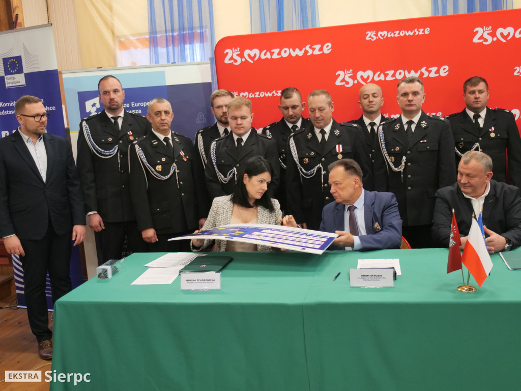 Umowy na nowe samochody dla OSP