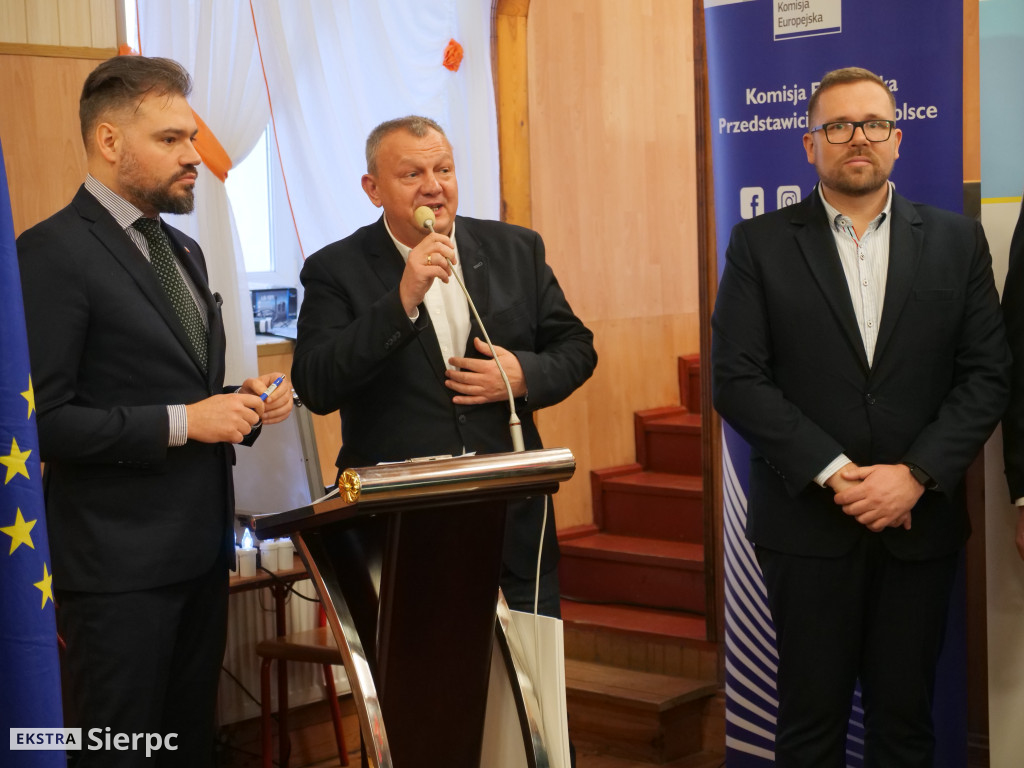 Umowy na nowe samochody dla OSP