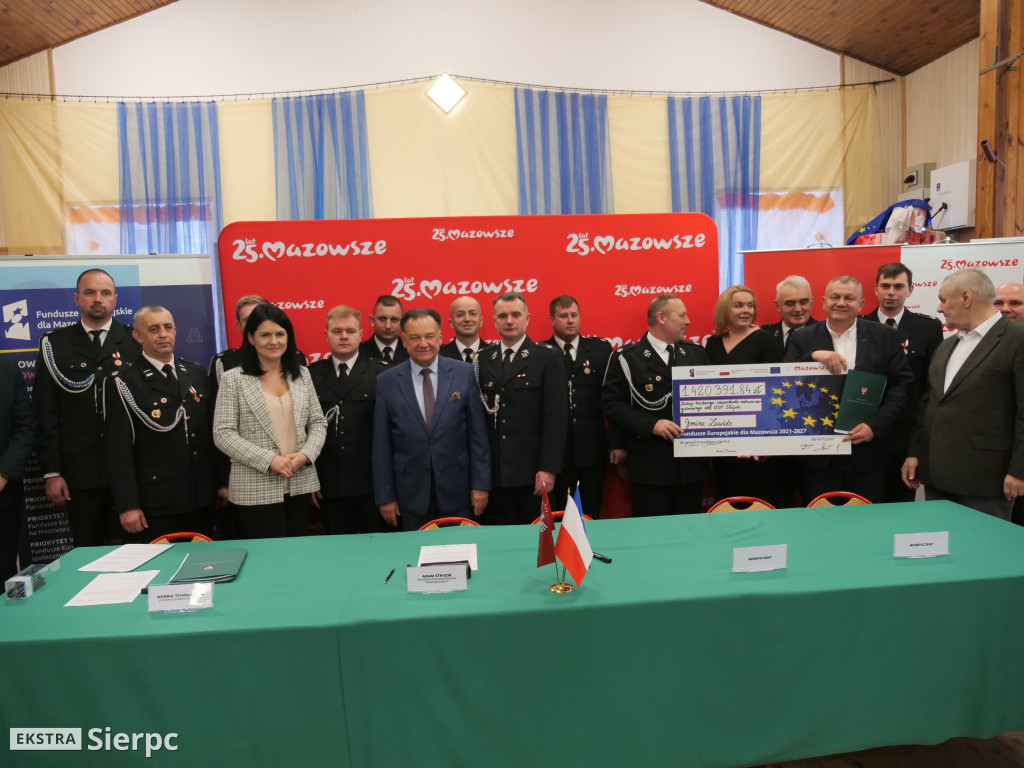 Umowy na nowe samochody dla OSP