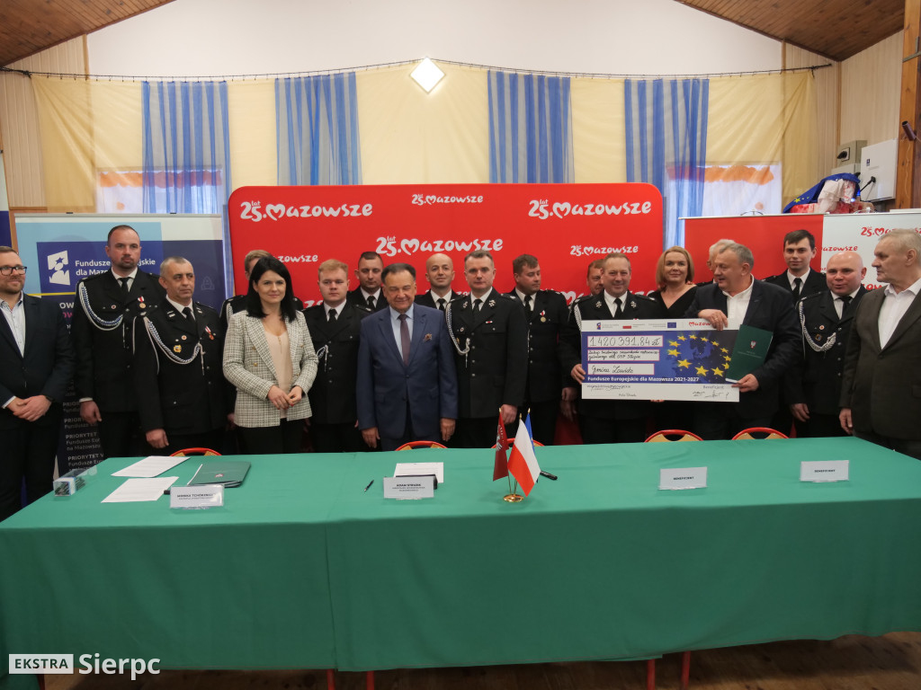 Umowy na nowe samochody dla OSP