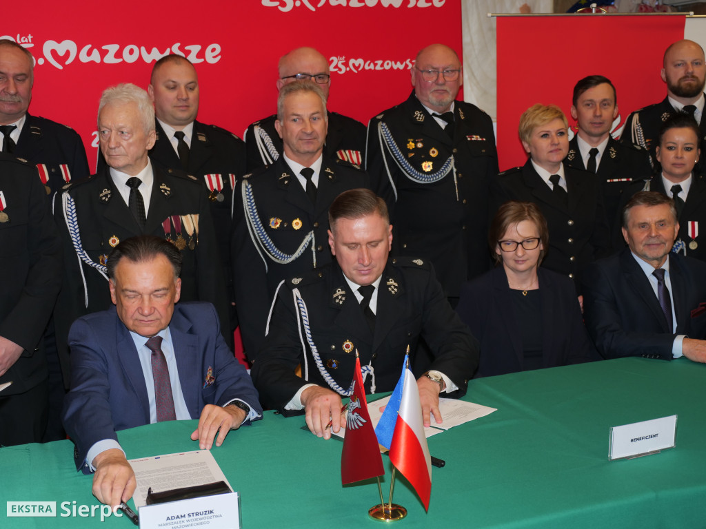 Umowy na nowe samochody dla OSP