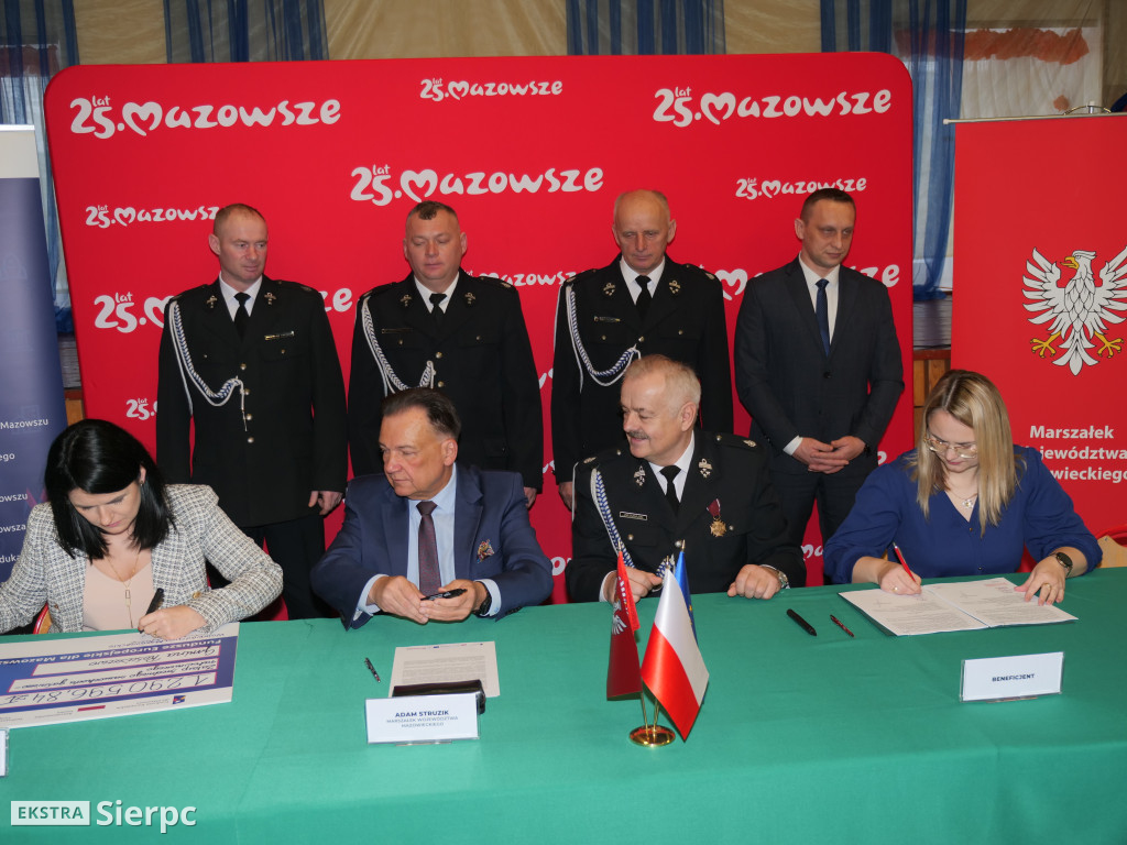 Umowy na nowe samochody dla OSP