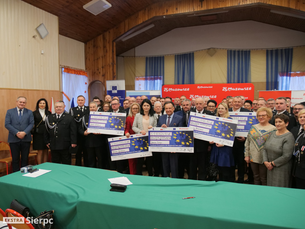 Umowy na nowe samochody dla OSP