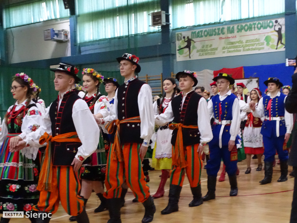 Nadanie sztandaru ZSS w Zawidzu Kościelnym