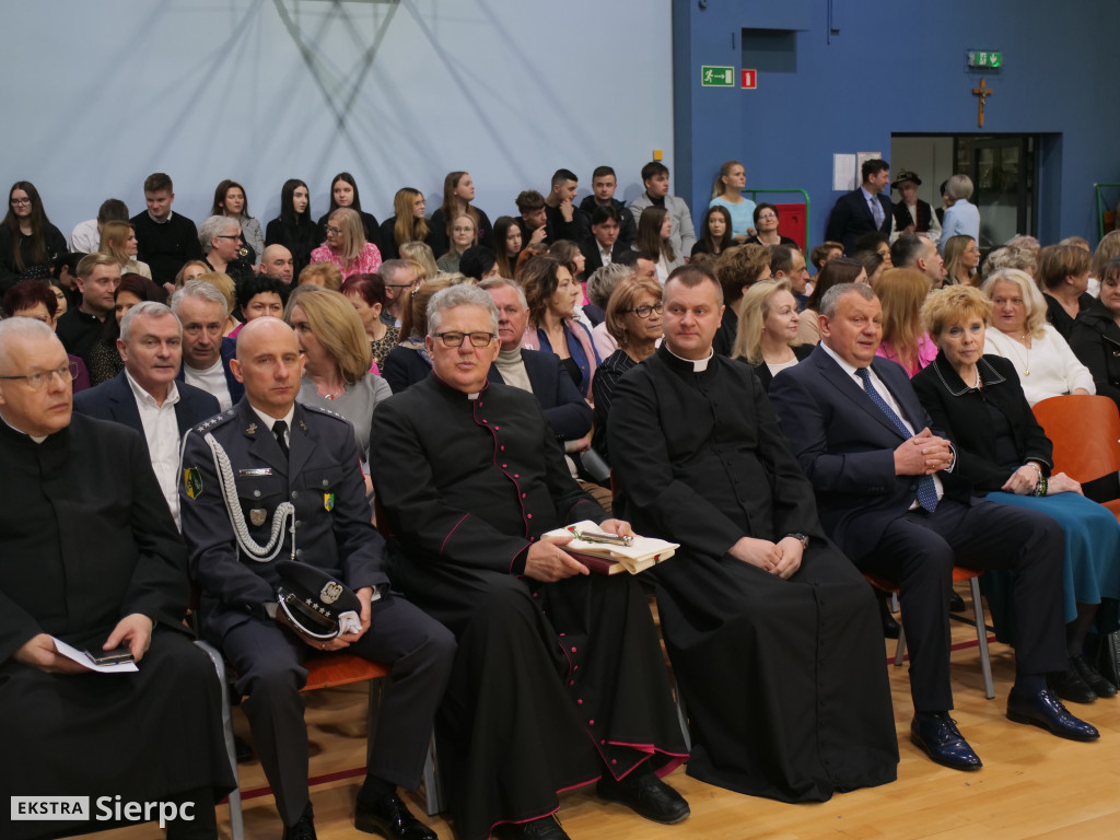 Nadanie sztandaru ZSS w Zawidzu Kościelnym