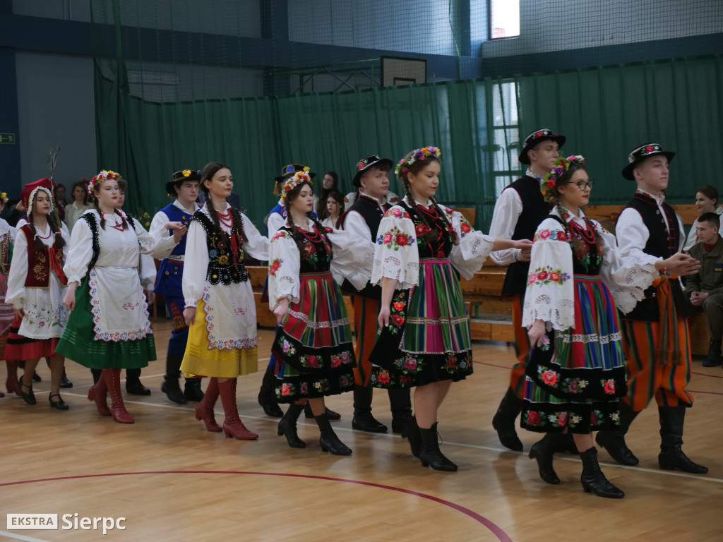Nadanie sztandaru ZSS w Zawidzu Kościelnym