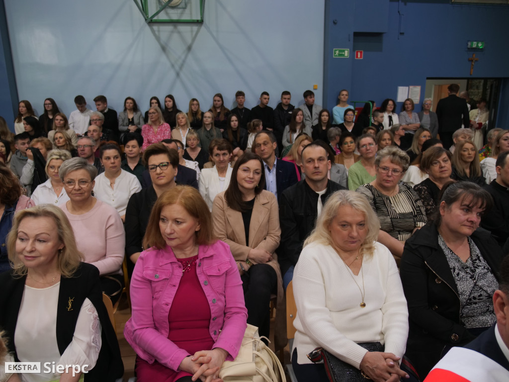 Nadanie sztandaru ZSS w Zawidzu Kościelnym