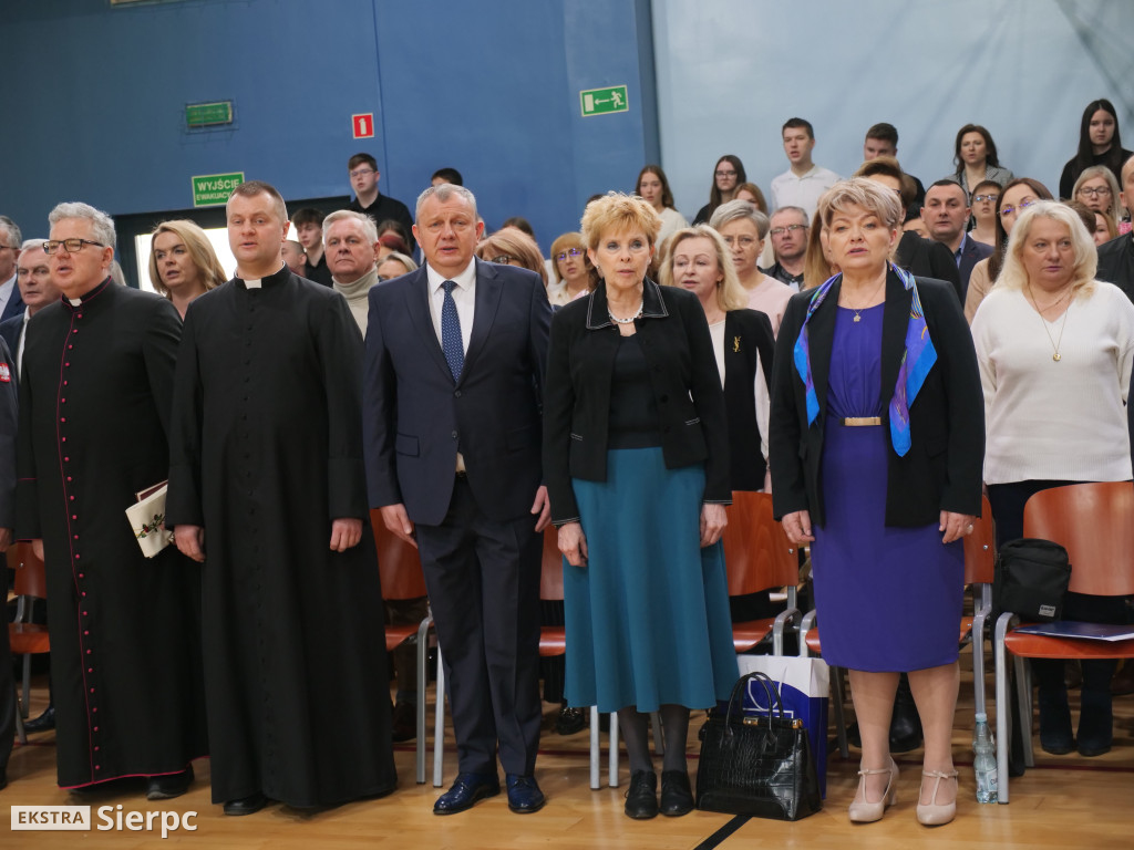 Nadanie sztandaru ZSS w Zawidzu Kościelnym
