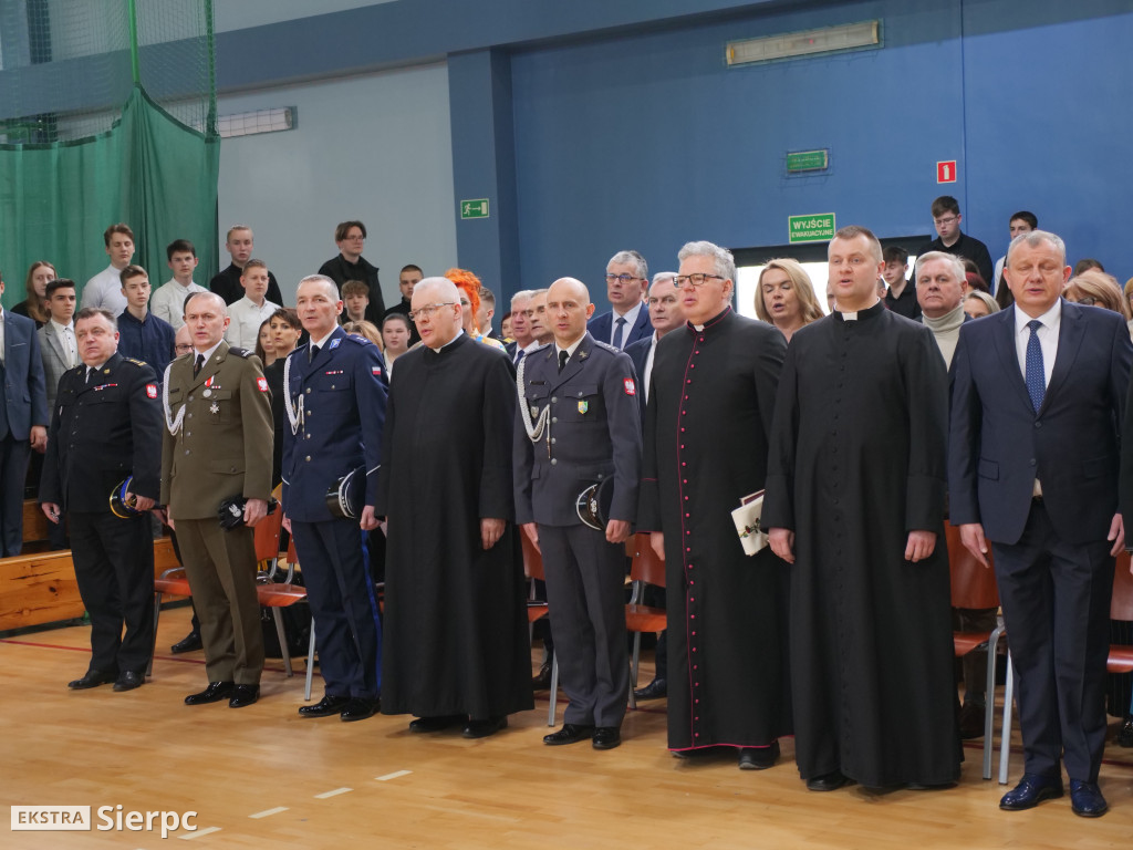 Nadanie sztandaru ZSS w Zawidzu Kościelnym