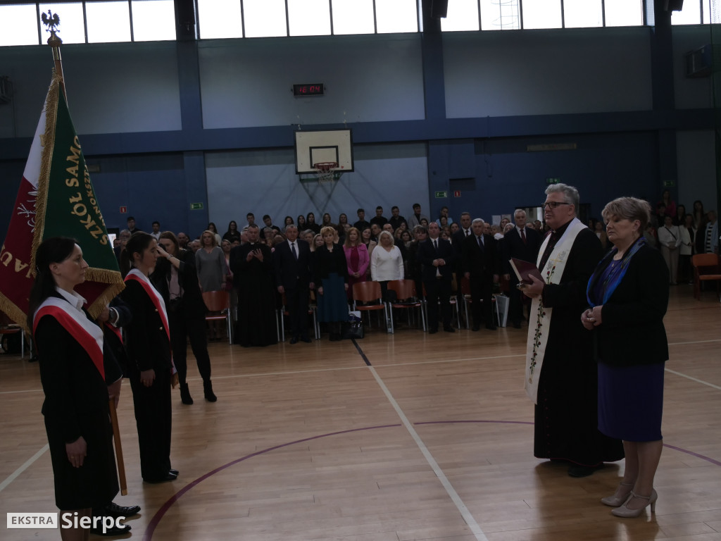 Nadanie sztandaru ZSS w Zawidzu Kościelnym