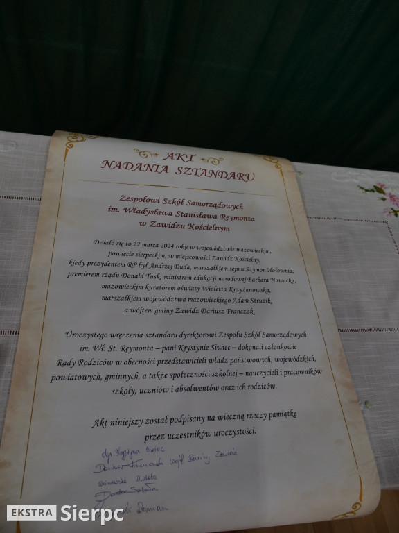 Nadanie sztandaru ZSS w Zawidzu Kościelnym