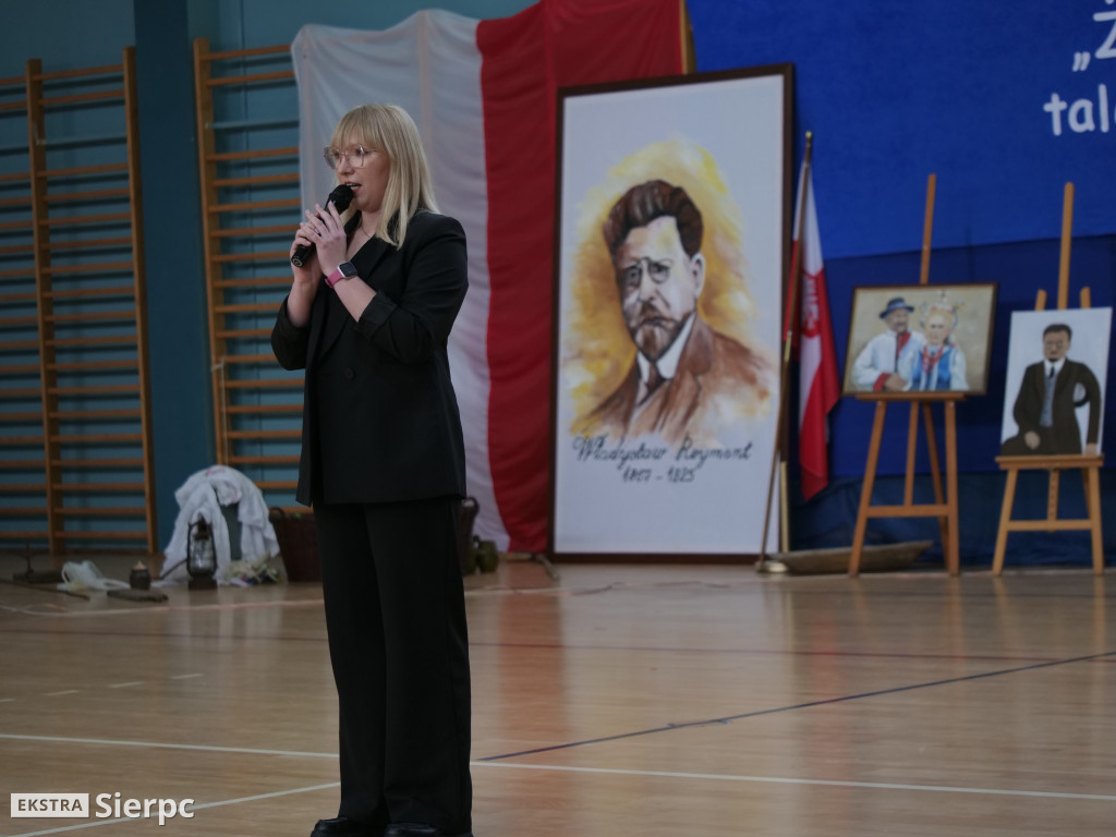 Nadanie sztandaru ZSS w Zawidzu Kościelnym