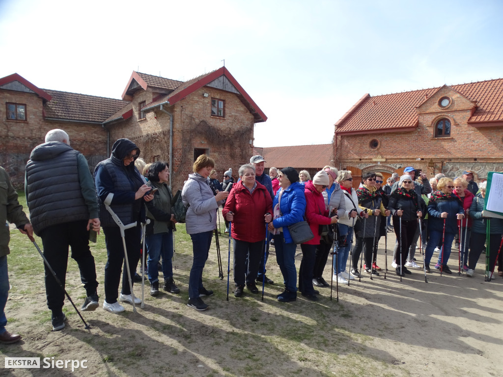 Wiosenny Marsz Nordic Walking po skansenie