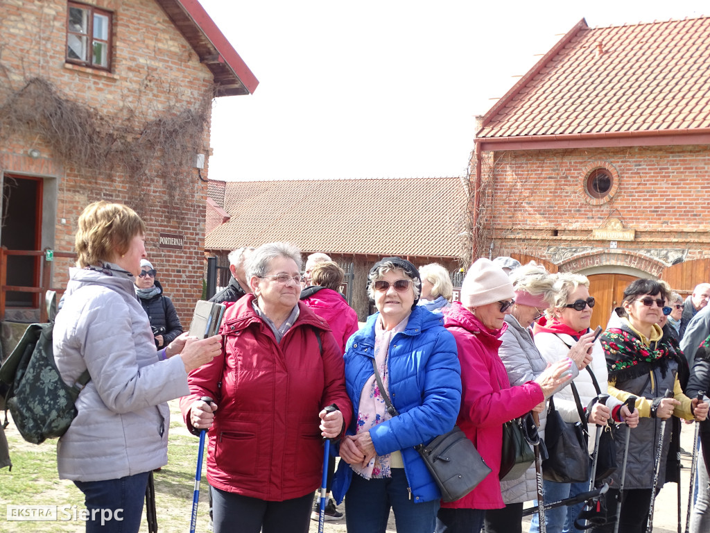 Wiosenny Marsz Nordic Walking po skansenie