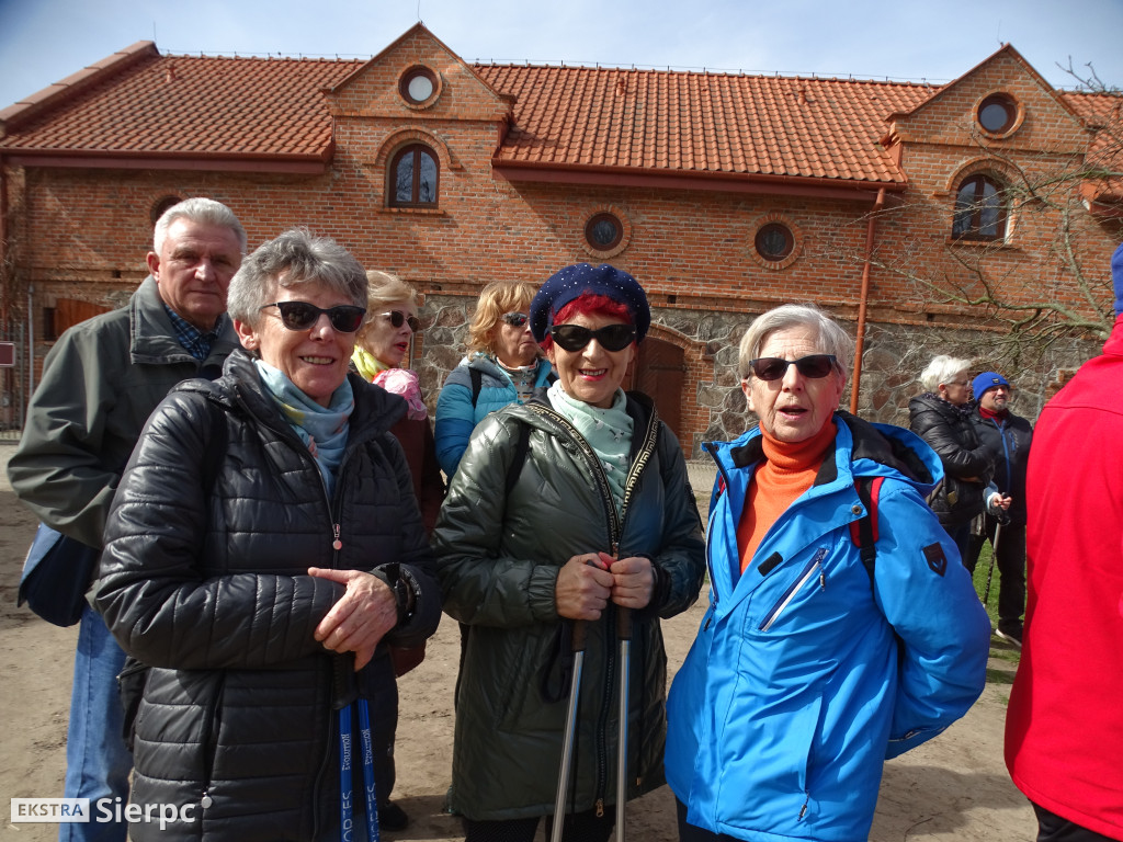 Wiosenny Marsz Nordic Walking po skansenie