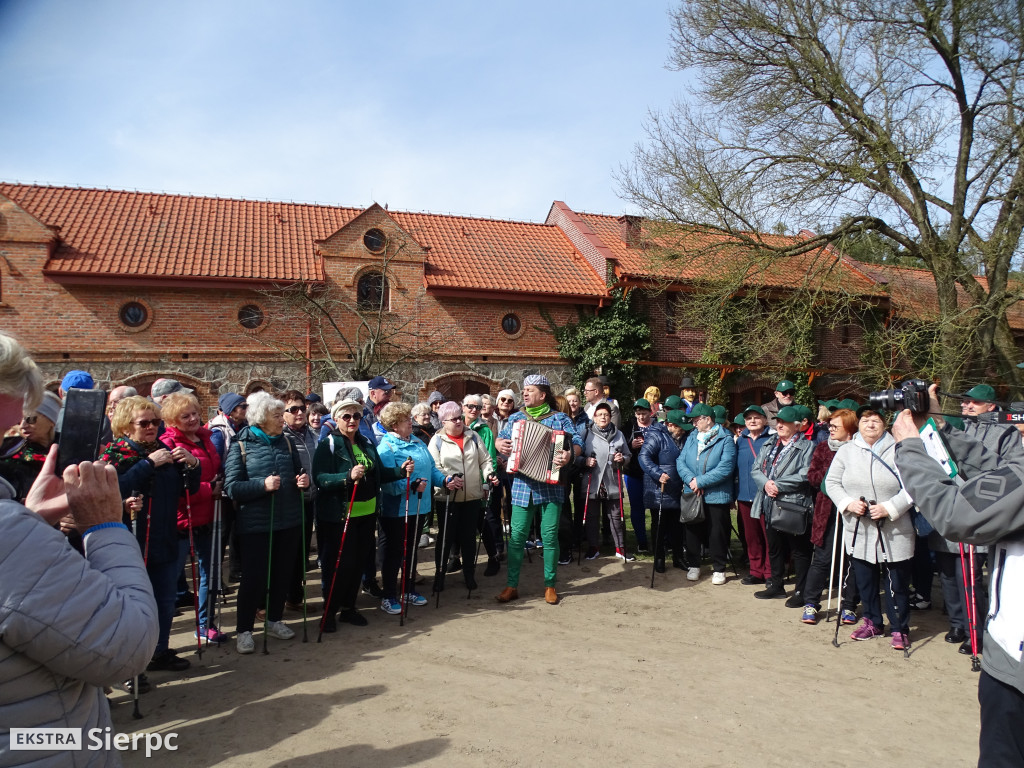 Wiosenny Marsz Nordic Walking po skansenie