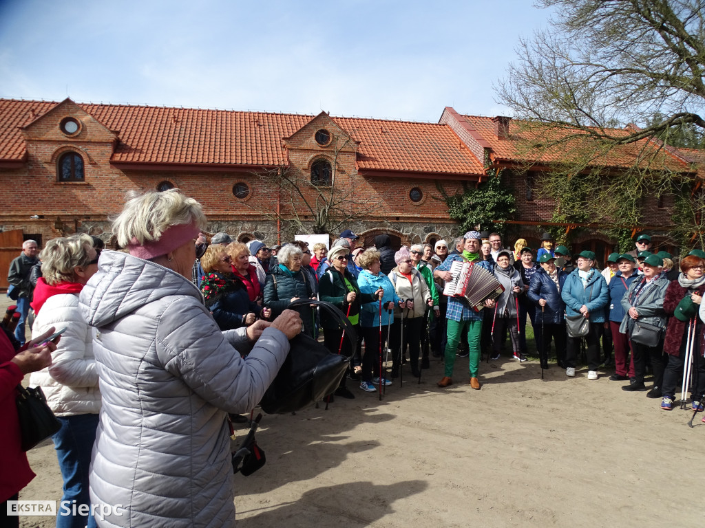 Wiosenny Marsz Nordic Walking po skansenie