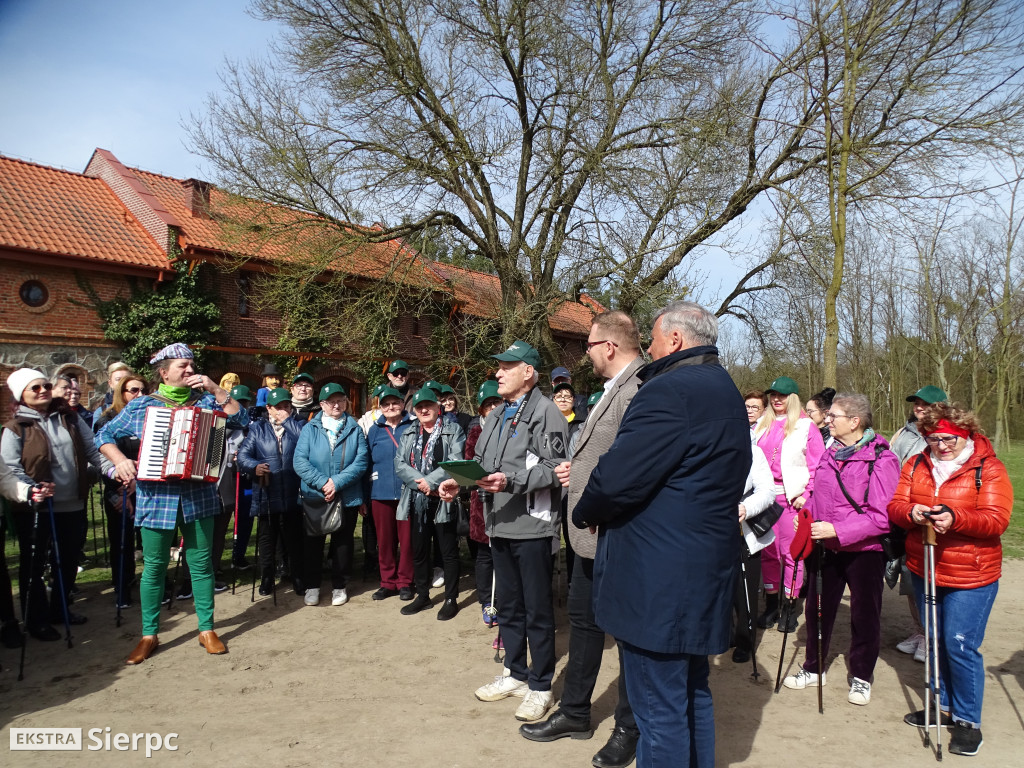 Wiosenny Marsz Nordic Walking po skansenie