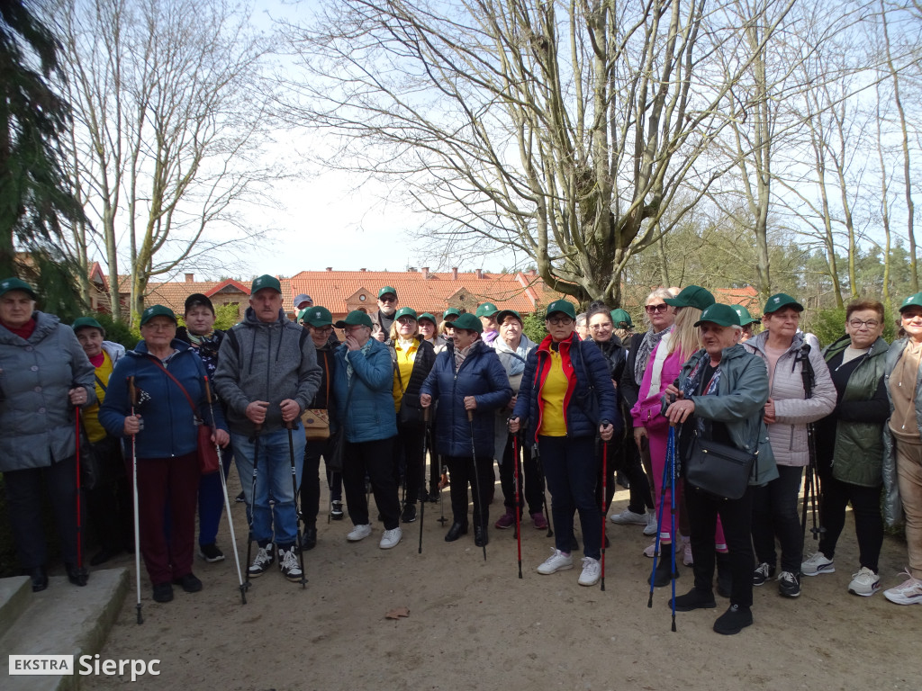 Wiosenny Marsz Nordic Walking po skansenie