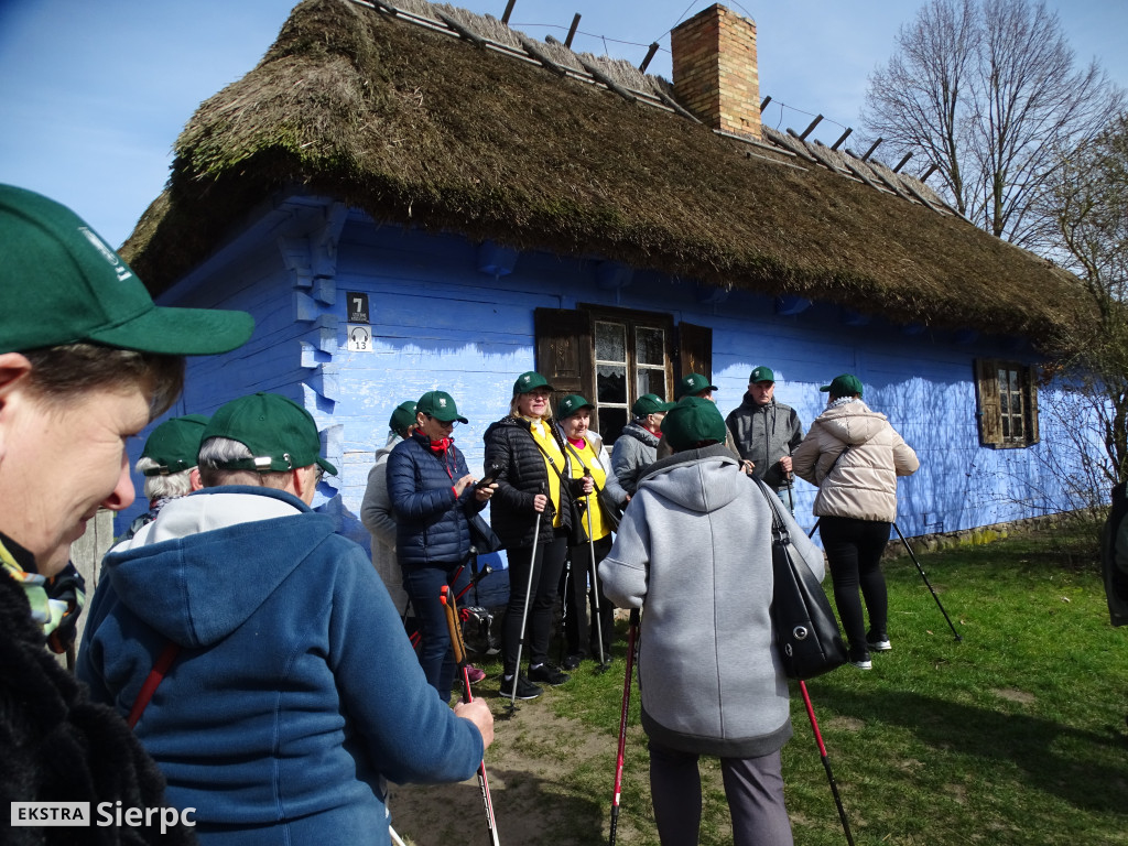 Wiosenny Marsz Nordic Walking po skansenie