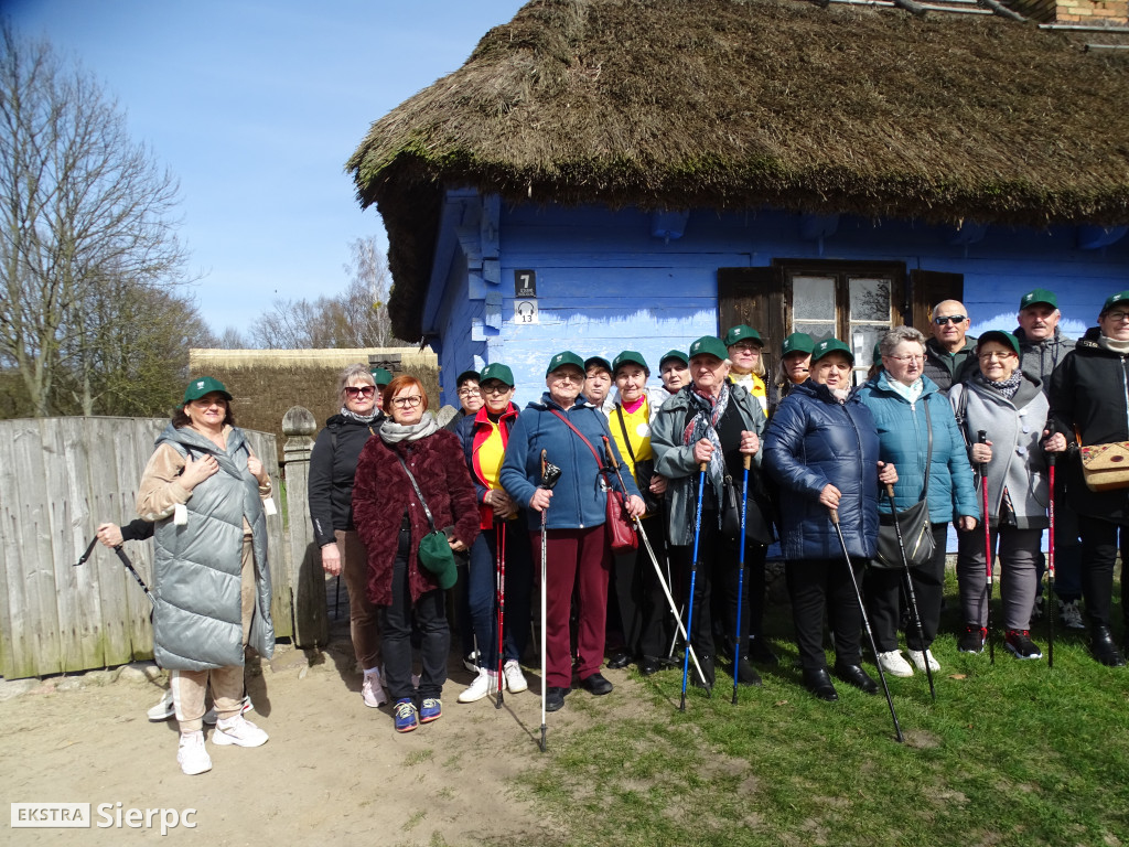 Wiosenny Marsz Nordic Walking po skansenie