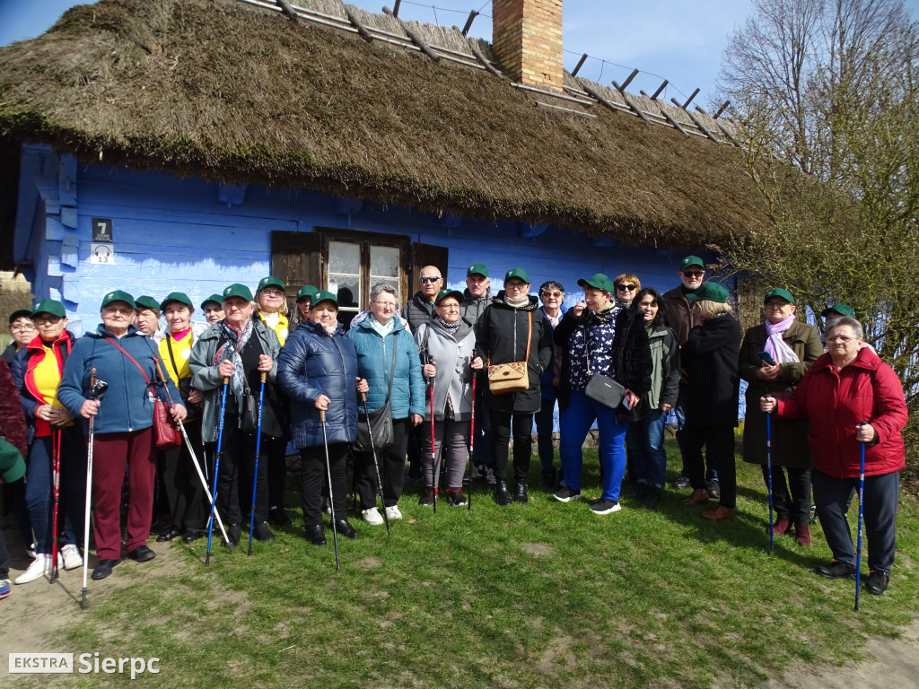 Wiosenny Marsz Nordic Walking po skansenie