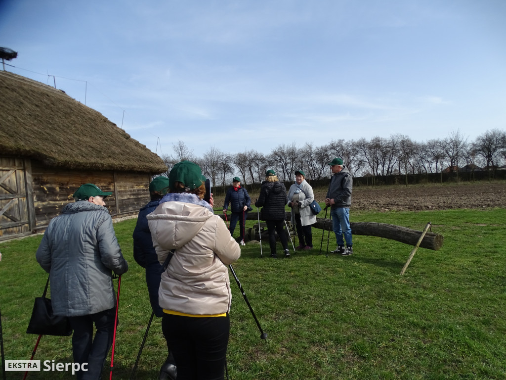 Wiosenny Marsz Nordic Walking po skansenie