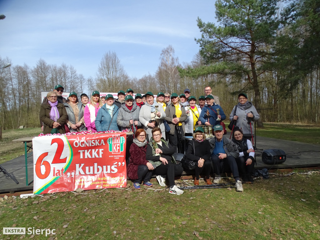 Wiosenny Marsz Nordic Walking po skansenie