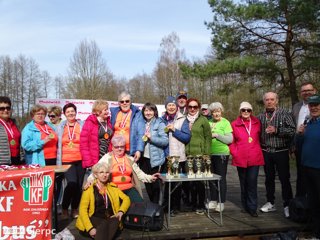 Wiosenny Marsz Nordic Walking po skansenie