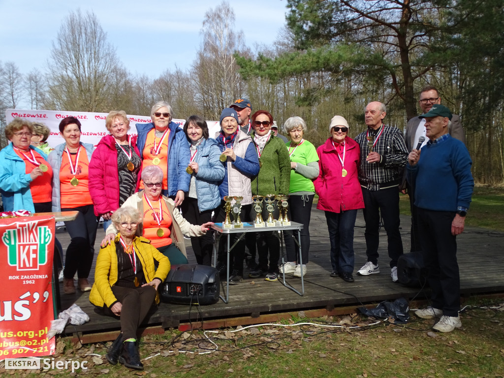 Wiosenny Marsz Nordic Walking po skansenie