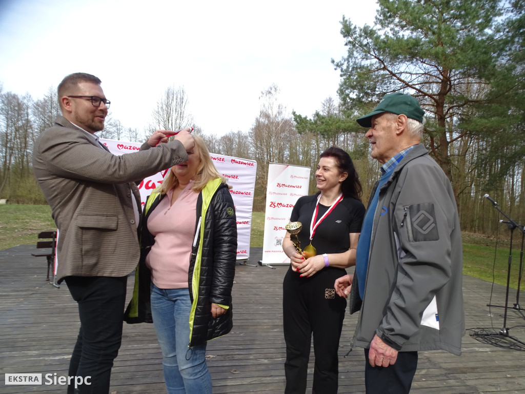 Wiosenny Marsz Nordic Walking po skansenie