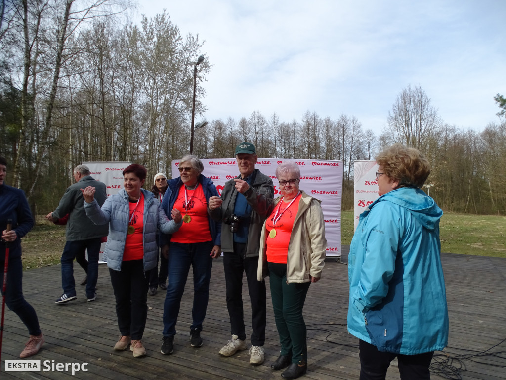 Wiosenny Marsz Nordic Walking po skansenie