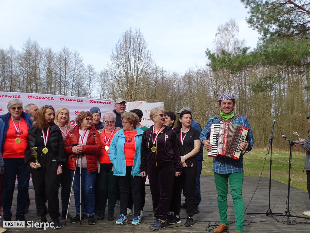 Wiosenny Marsz Nordic Walking po skansenie