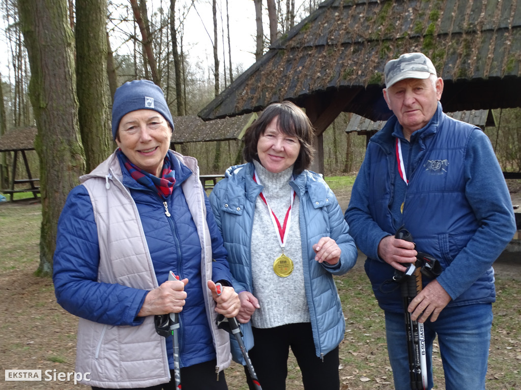 Wiosenny Marsz Nordic Walking po skansenie