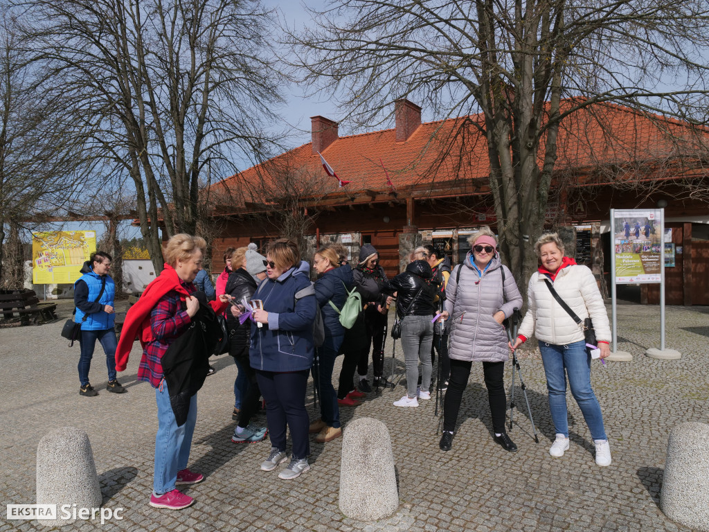 Wiosenny Marsz Nordic Walking po skansenie