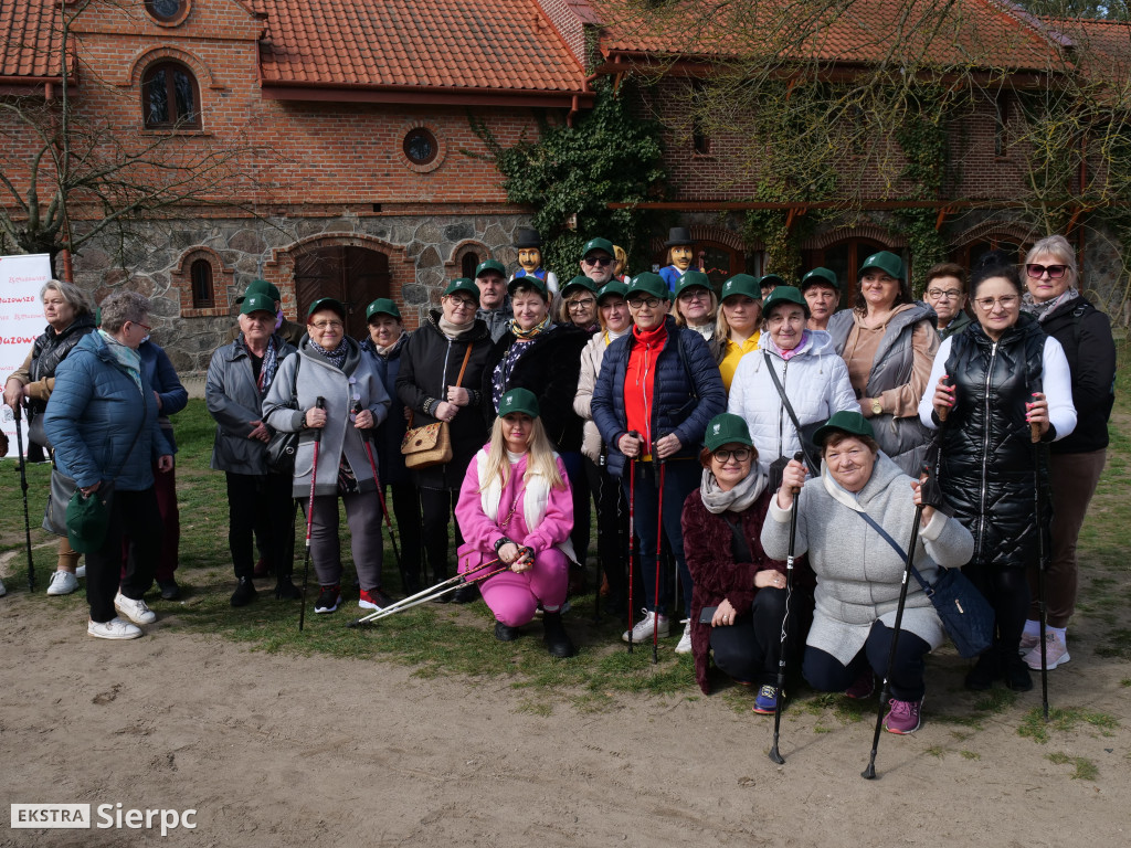 Wiosenny Marsz Nordic Walking po skansenie