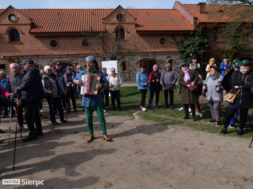 Wiosenny Marsz Nordic Walking po skansenie