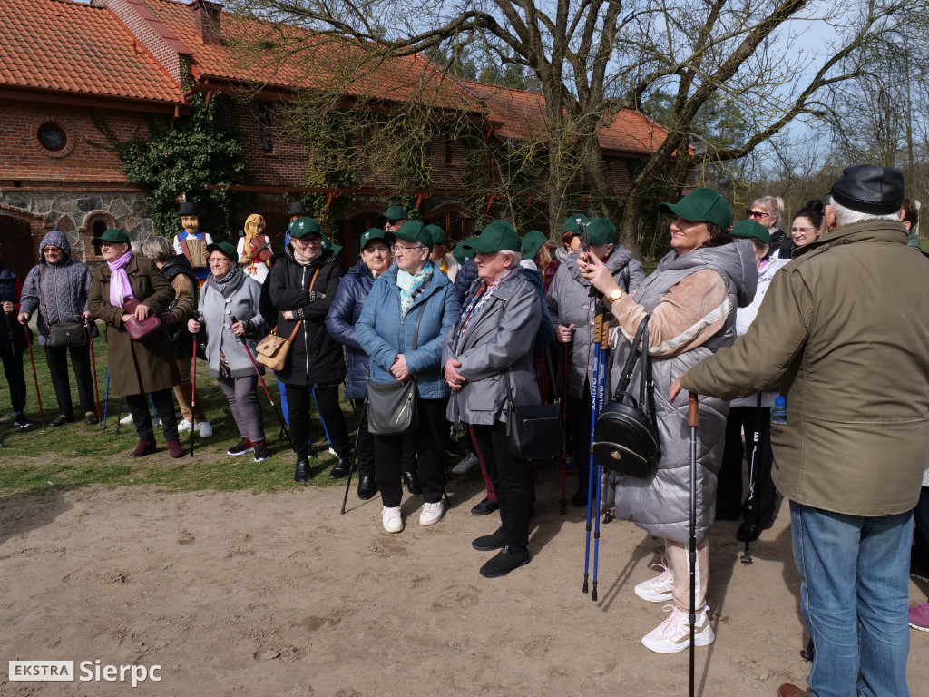 Wiosenny Marsz Nordic Walking po skansenie