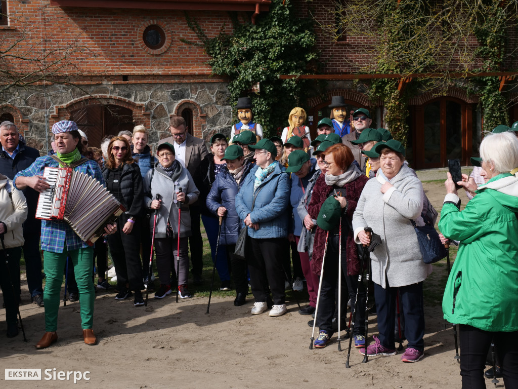 Wiosenny Marsz Nordic Walking po skansenie