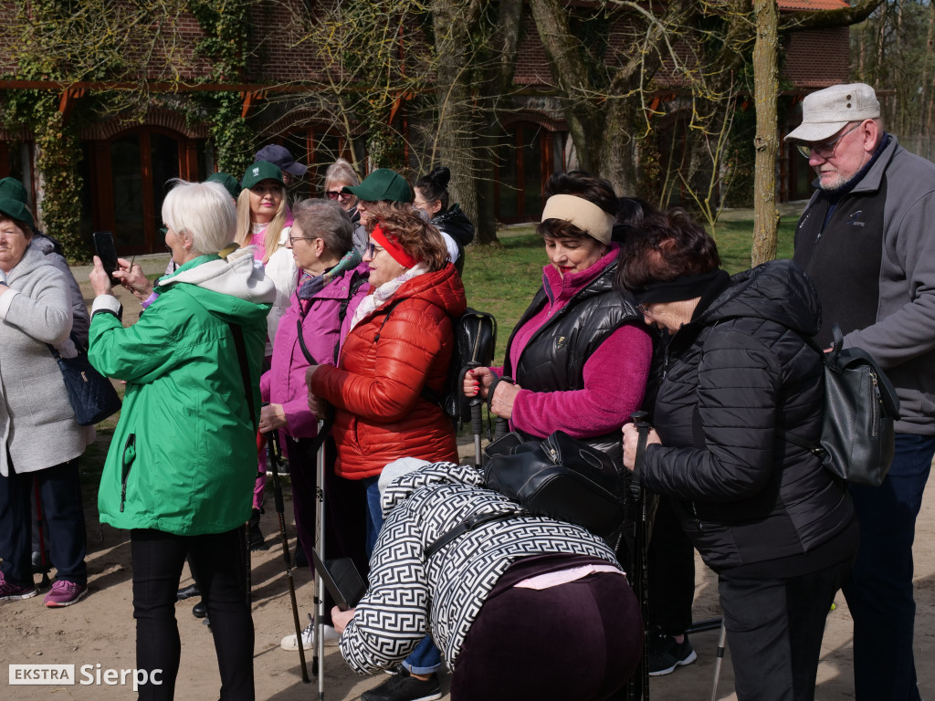 Wiosenny Marsz Nordic Walking po skansenie