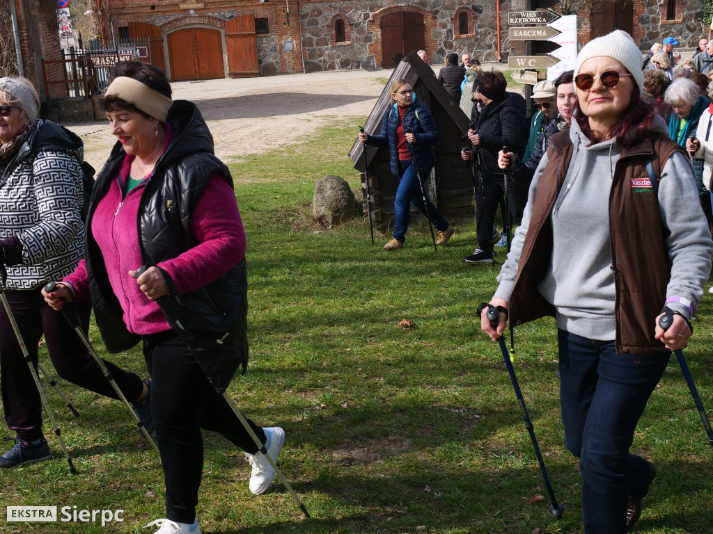 Wiosenny Marsz Nordic Walking po skansenie