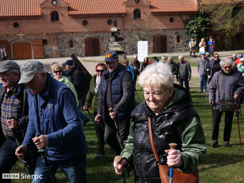 Wiosenny Marsz Nordic Walking po skansenie