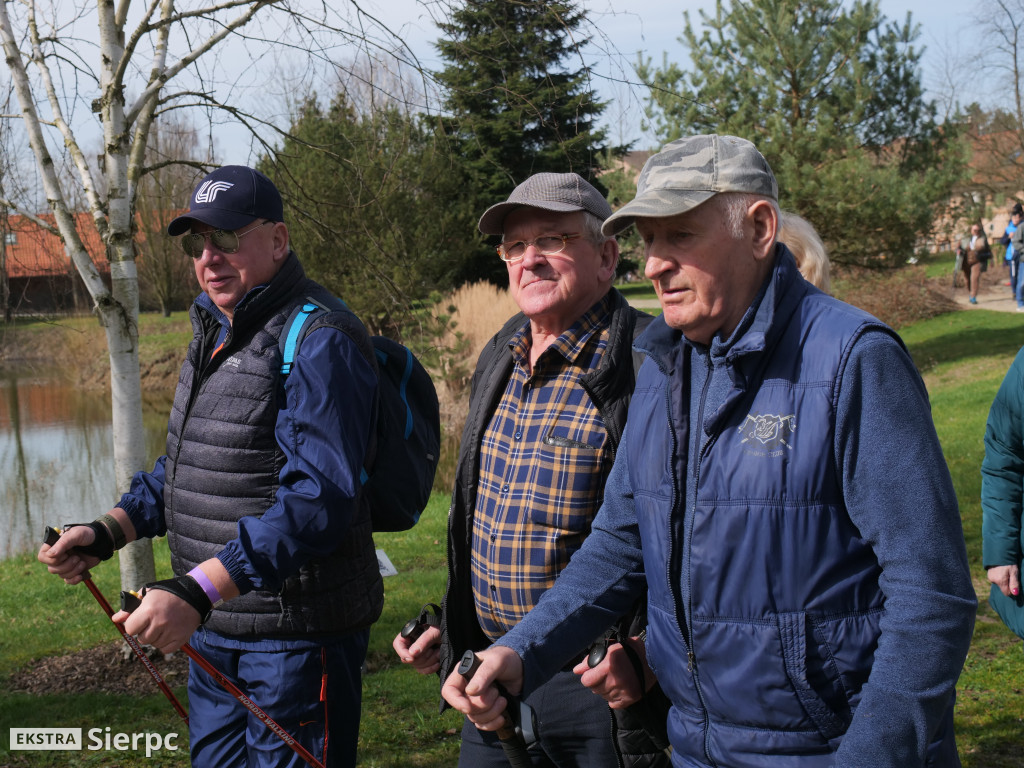 Wiosenny Marsz Nordic Walking po skansenie