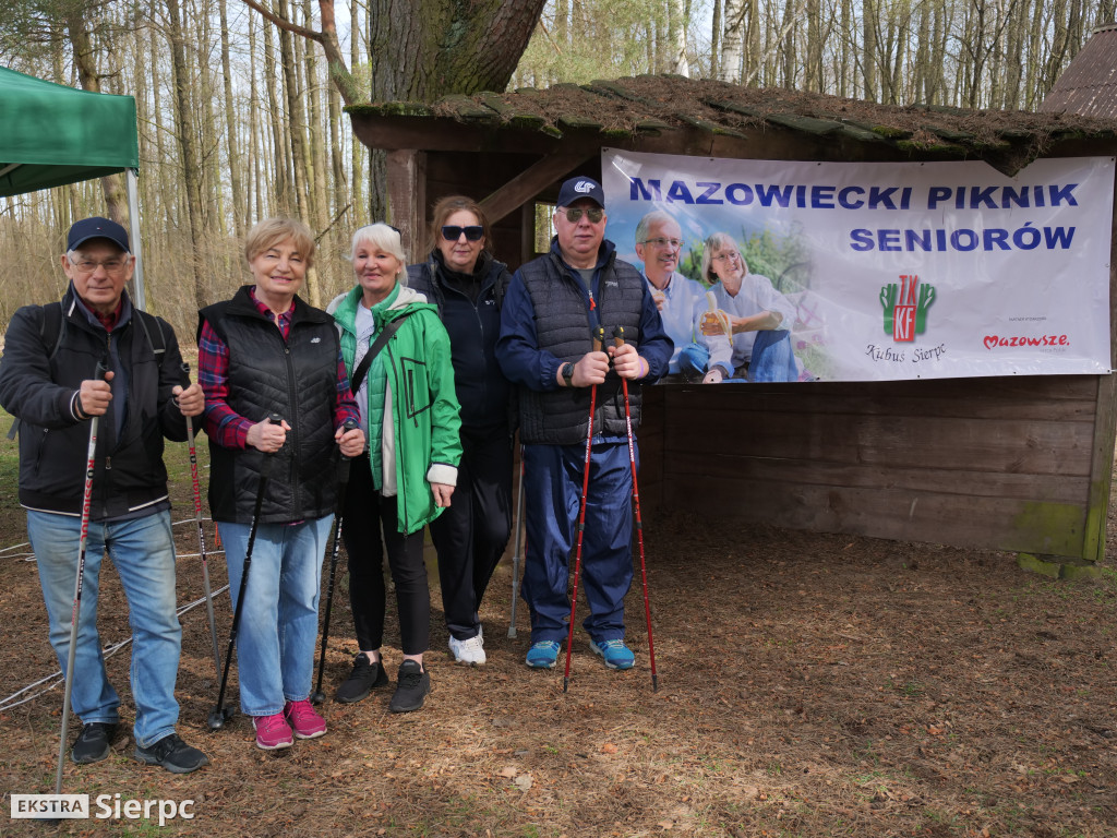 Wiosenny Marsz Nordic Walking po skansenie