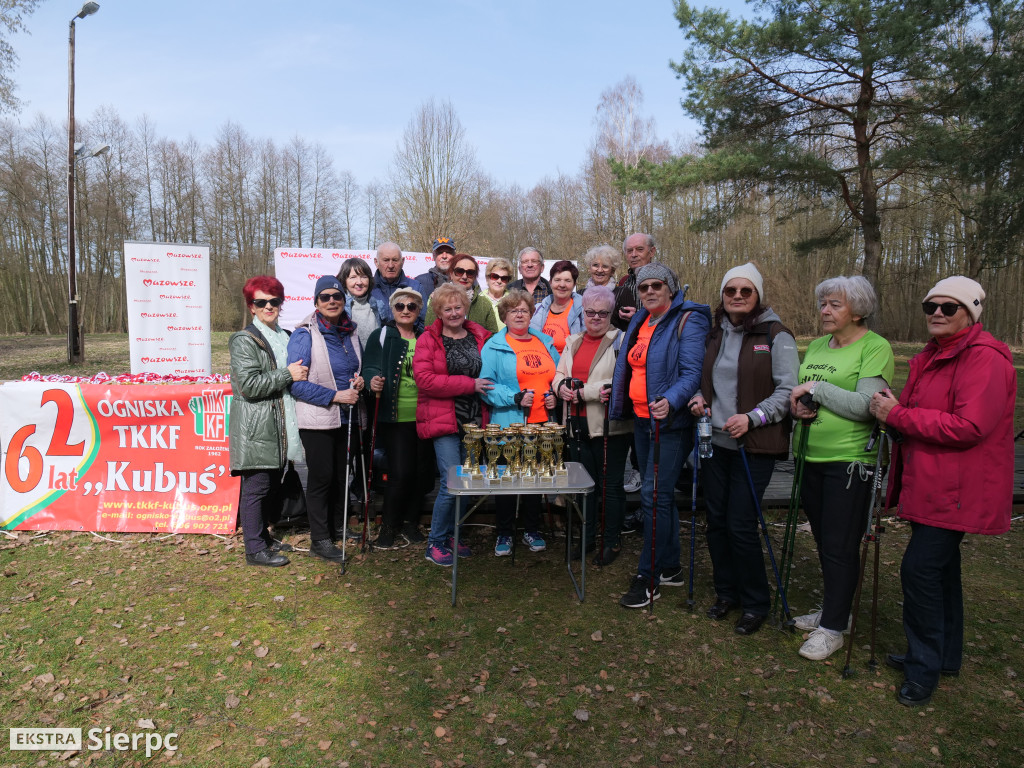 Wiosenny Marsz Nordic Walking po skansenie