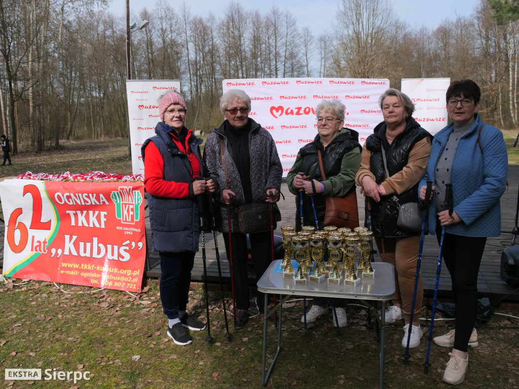 Wiosenny Marsz Nordic Walking po skansenie