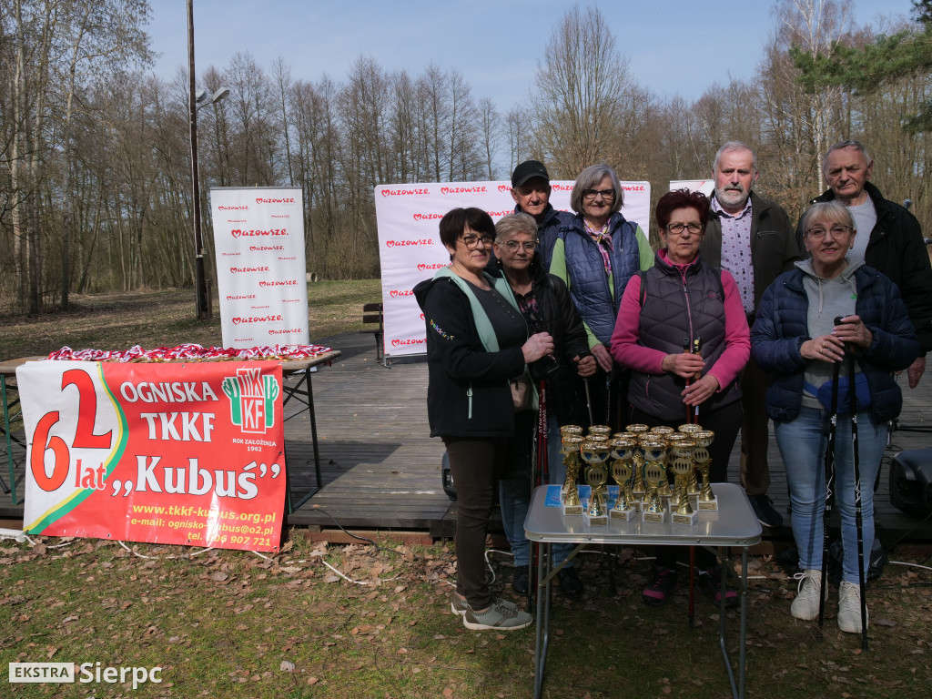 Wiosenny Marsz Nordic Walking po skansenie