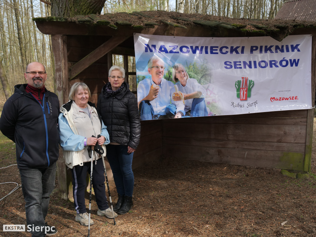 Wiosenny Marsz Nordic Walking po skansenie