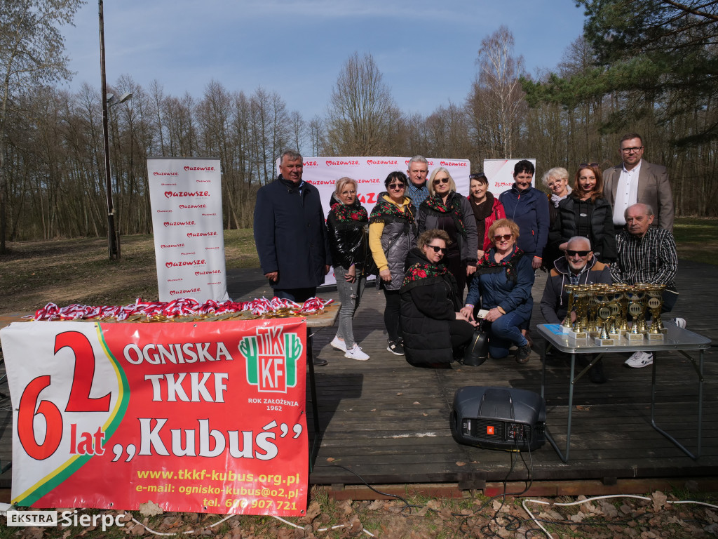 Wiosenny Marsz Nordic Walking po skansenie