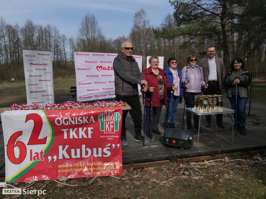 Wiosenny Marsz Nordic Walking po skansenie